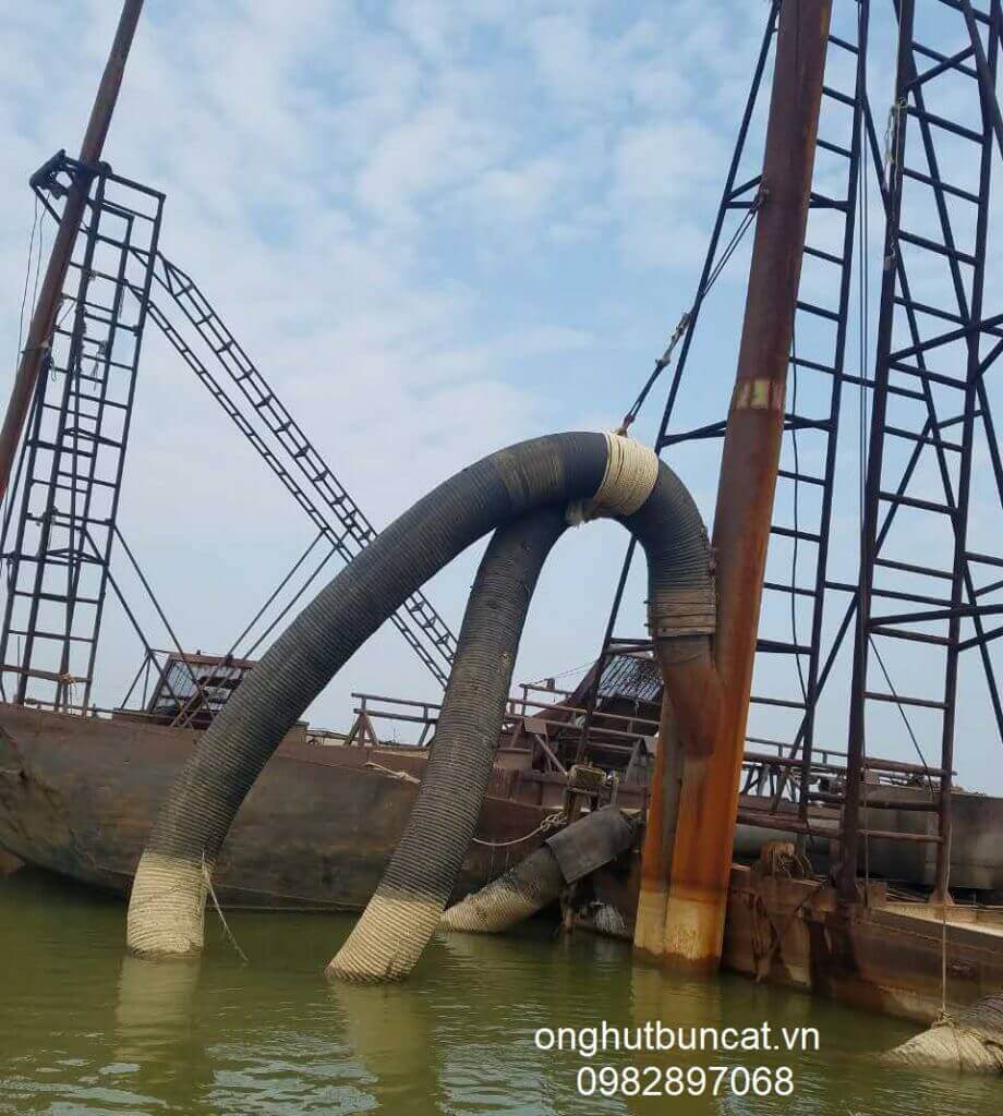 2 Nguyên Nhân Khiến Ống Cao Su Lõi Thép Bị Hỏng 3 ống cao su lõi thép