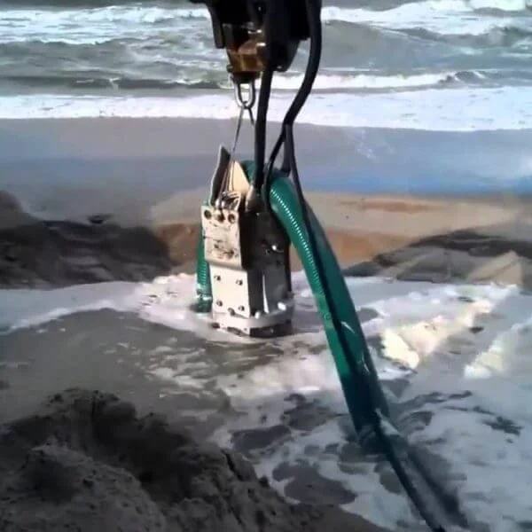 máy bơm hút cát